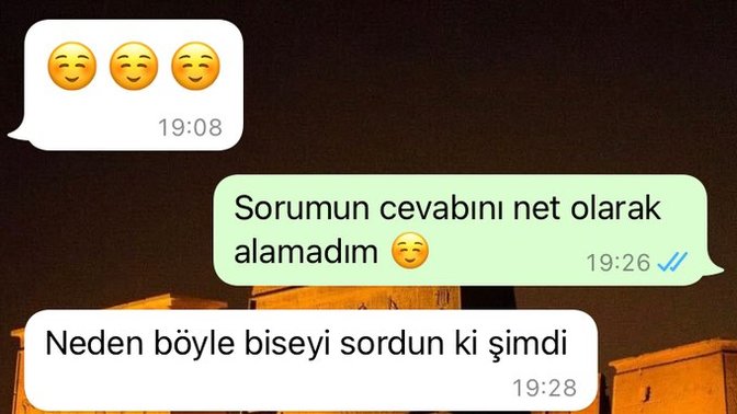 Sevgilin var mı sorusuna bana çelişkili cevap verdi gibi sizce öyle mi?
