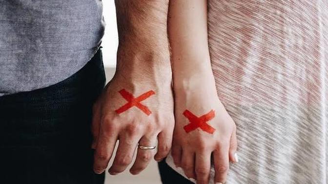 Evliler eşinden habersiz kendi ailesine para yardımında bulunabilir mi?