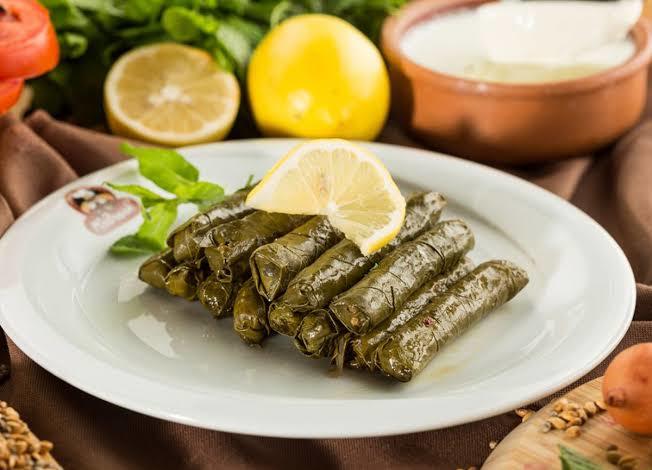 Yaprak sarmasında favoriniz zeytinyağlı mı etli mi?