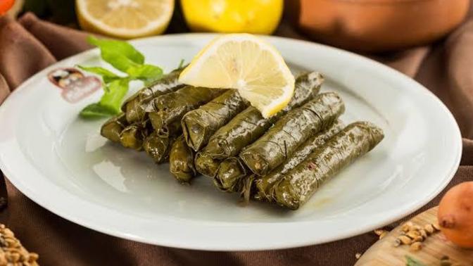 Yaprak sarmasında favoriniz zeytinyağlı mı etli mi?