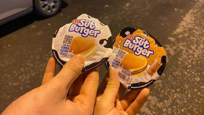Flörtüm beni almaya Süt Burger'le gelmiş, düşülür mü buna?
