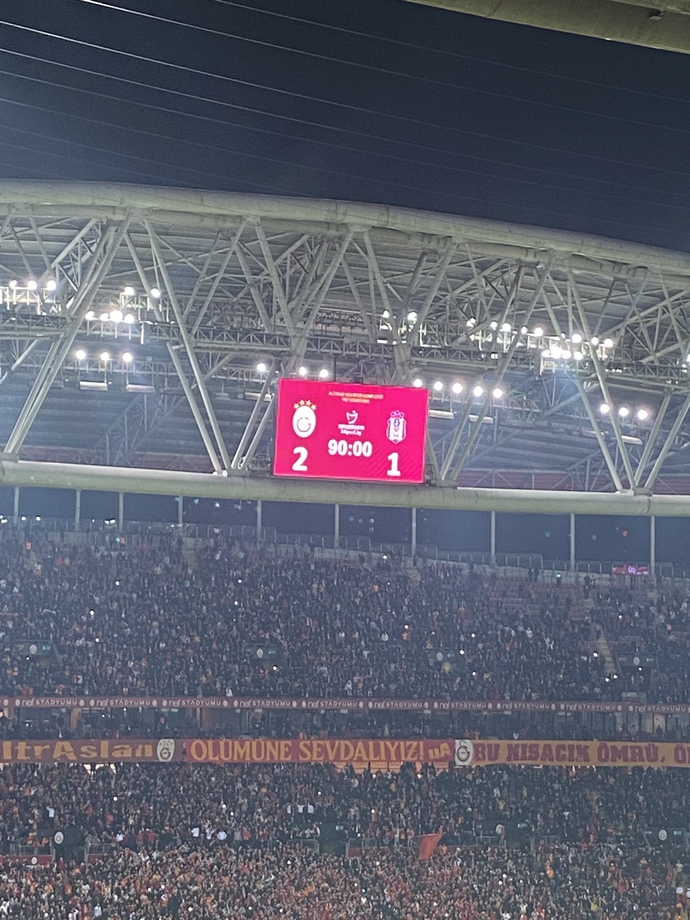 Canlaaaaaaar! Galatasaray - Beşiktaş derbisi nasıldı? Cimbom'a tebrikleri alalım mı?
