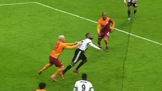 Beşiktaş'ın verilmeyen penaltısına ne diyorsunuz?