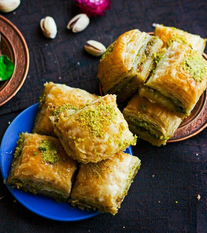 Baklava elle mi yenir, yoksa çatalla mı?