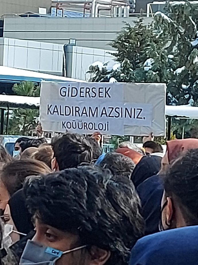 Tıpçılar eylemde! Üroloji bölümü gidersek kaldıramazsınız diyor. Naparsınız cidden 😅?