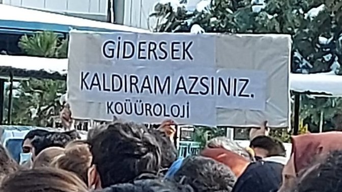 Tıpçılar eylemde! Üroloji bölümü ''gidersek kaldıramazsınız'' diyor. N'aparsınız cidden 😅?