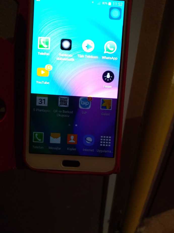 Telefonun yarısı karardı?