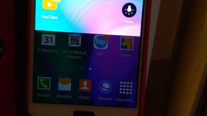 Telefonun yarısı karardı?