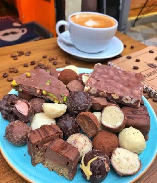 Kahvesiz mi yoksa çikolatasız yaşamayı mı tercih ederdin?