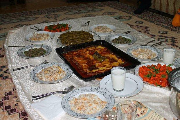 Yerde yemek yer misiniz?