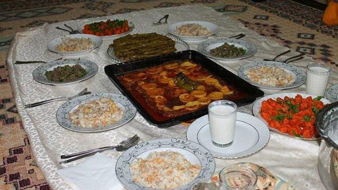 Yerde yemek yer misiniz?