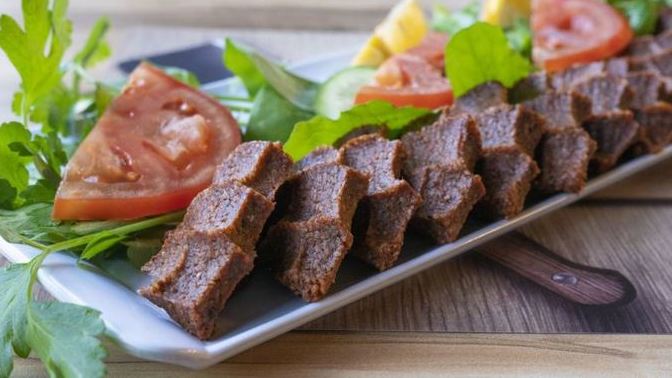 Çiğ köfte mi, içli köfte mi?
