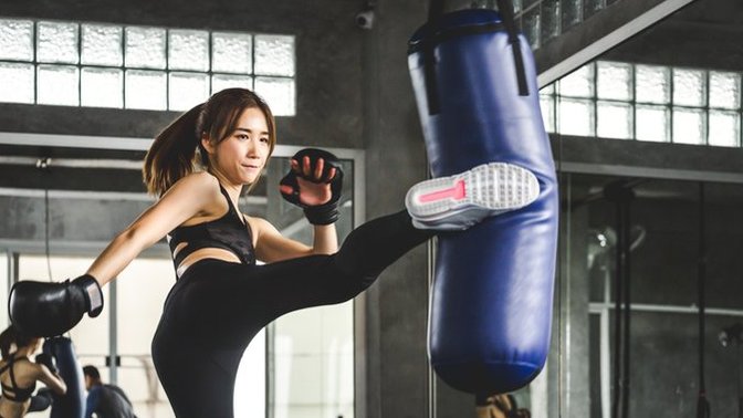 Her kadın savunma sporlarını öğrenmeli mi?