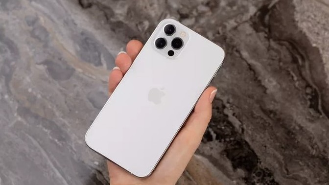 Geliri iyi olmayan insanlar neden illa iPhone kullanmak istiyor?