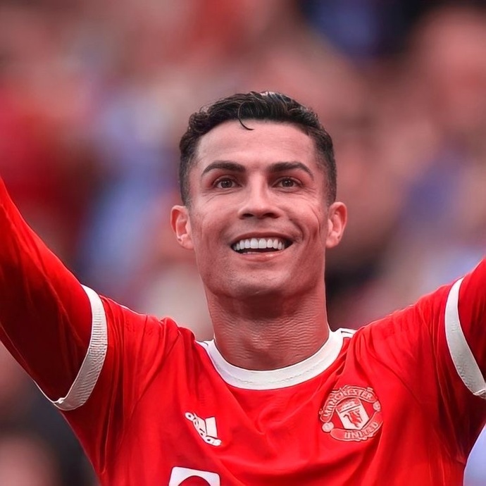 Sizce Ronaldo futbolun en iyisi mi 🐐?