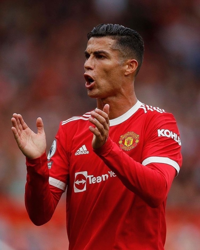 Sizce Ronaldo futbolun en iyisi mi 🐐?