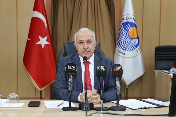 Akdeniz Belediye Başkanı, 15 yıl önce buzdolabı bile alamıyordunuz. dedi! Sizce doğru mu?