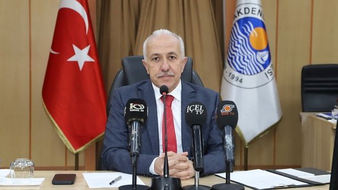 Akdeniz Belediye Başkanı, "15 yıl önce buzdolabı bile alamıyordunuz." dedi! Sizce doğru mu?