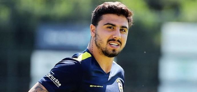 Ozan Tufan, kurduğu GoodGuys isimli takımıyla espor dünyasına giriş yaptığını duyurdu! Sizin kuracağınız takımın ismi ne olurdu?