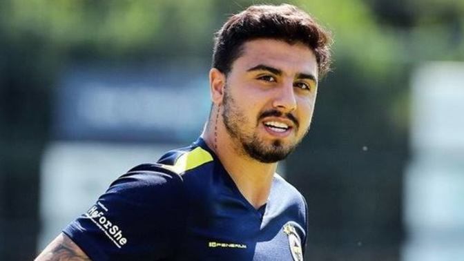 Ozan Tufan, kurduğu "GoodGuys" isimli takımıyla espor dünyasına giriş yaptığını duyurdu! Sizin kuracağınız takımın ismi ne olurdu?