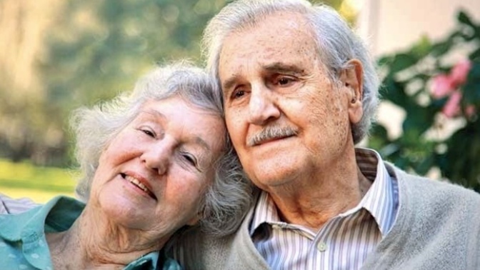 Evin tek çocuğusun ve bir süre sonra annen ve baban bakıma muhtaç oldu?