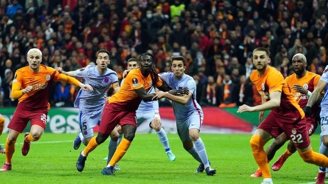 Galatasaray 1 - 2 Barcelona: Sarı-kırmızılılar Avrupa Ligi'ne müthiş bir mücadele sonunda veda etti! Maçı nasıl buldunuz?