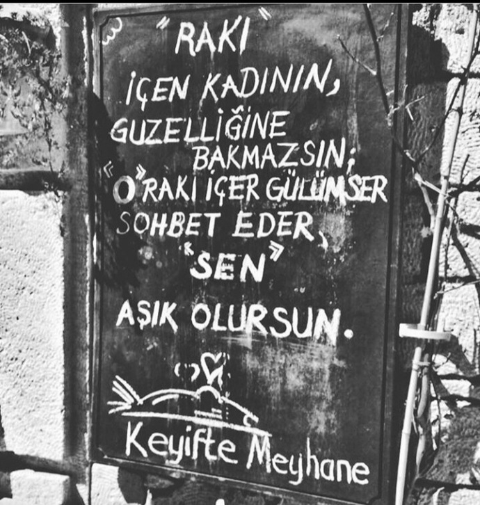 Rakı içen kadın fazla mı arabesktir?