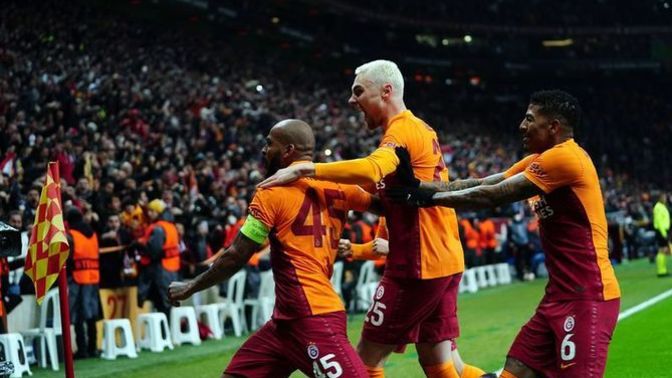 Cimbom'a tebrikler yağmur olup yağsın! Avrupa UEFA Ligi olmadı canımız sağ olsun. Maçta Galatasay'ın futbolu muhteşemdi, ne dersiniz?