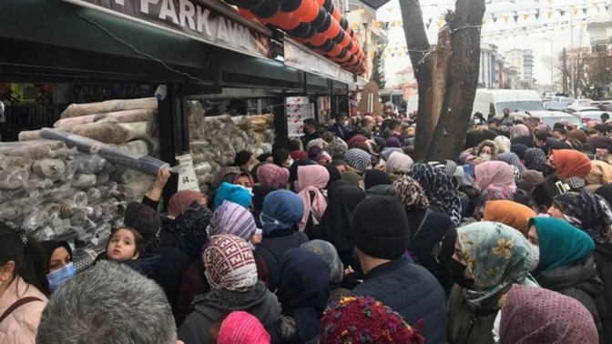 Ankara'da mağaza açılışında çok büyük izdiham yaşandı! Mağaza açılışlarına gidiyor musunuz?