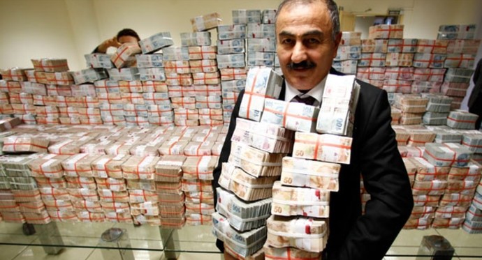 Sevmediğin halde zengin biriyle evlenir miydin?