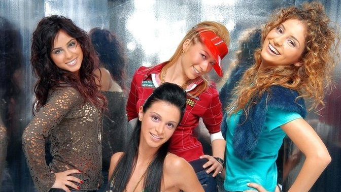 Hepimizin çocukluğunda yer etmiş Grup Hepsi'nin şarkılarından favorin hangisi?