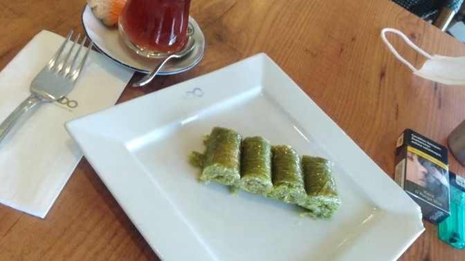 Bi oturuşta en fazla kaç tane sarma baklavası yiyebilirsin?