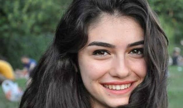 Mavi gözlülere olan zaaf normal mi?