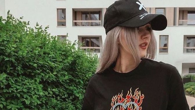 E-Girl olup para karşılığında oyun oynamak mantıklı mı?
