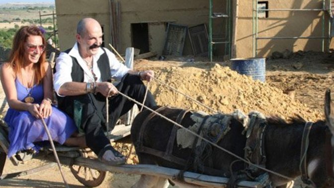 Cemil İpekçi eşek arabasına bindi! Hiç eşek arabasına bindiniz mi?