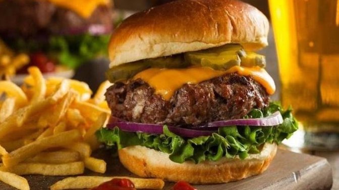 Dışarda yemek yemeyi sever misiniz?