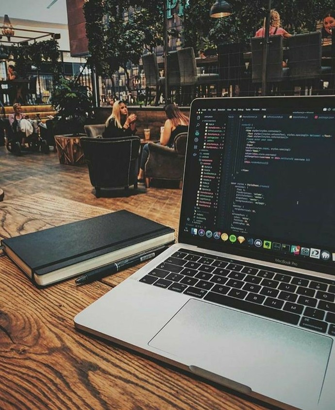 Daha önce firmalara veya küçük işletmelere web sitesi yapmış birisi var mı?
