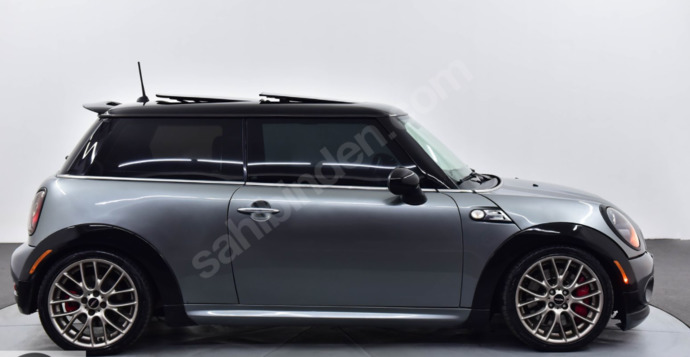 Kızlar, Mini Cooper sizce nasıl bir araba dış görünüş açısından?