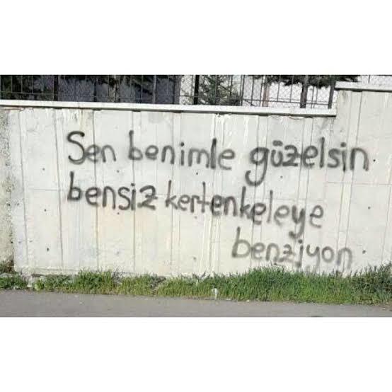 Duvar yazısı söyler misiniz?