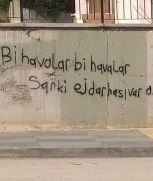 Duvar yazısı söyler misiniz?