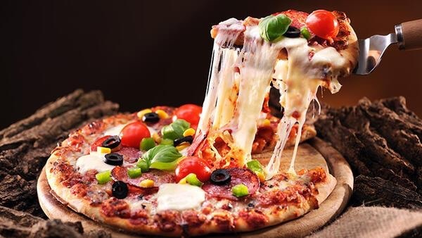 Pizzanın iyisi ince hamur mu olmalı , kalın mı?