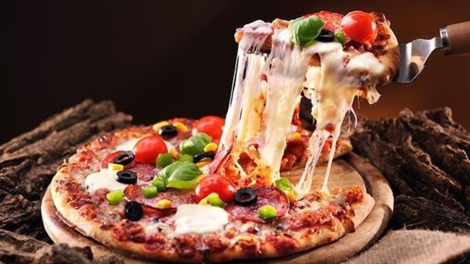 Pizzanın iyisi ince hamur mu olmalı , kalın mı?