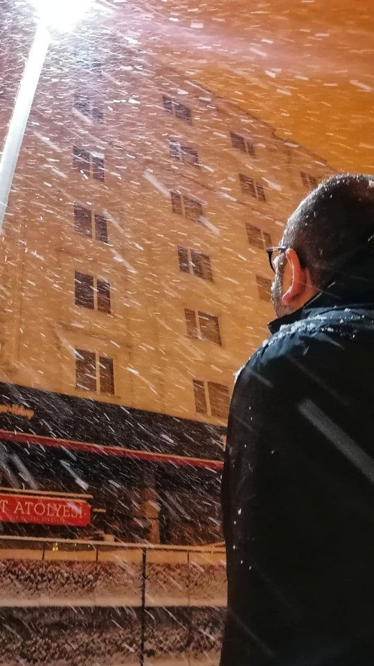 Gece yağan karı görüp dışarı çıkar mısınız :) ?