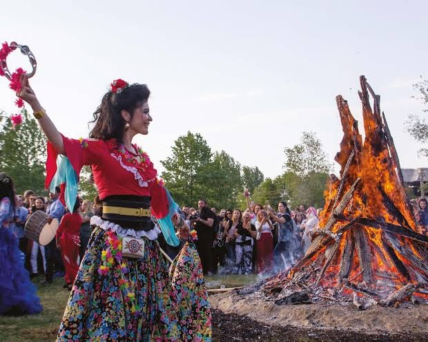 Baharın habercisi Nevruz kutlu olsun! Sizin gerçekleştirdiğiniz Nevruz gelenekleri var mı?