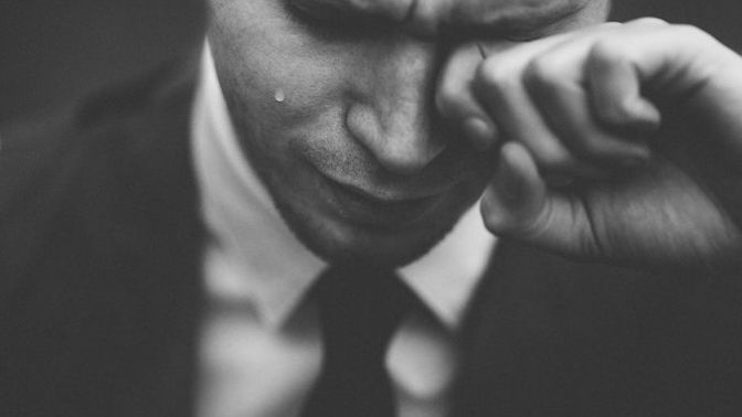 29 yaşında hiç sevgilisi olmamış ve hiçbir kadın tarafından sevilmemiş erkek bahtsız mıdır?
