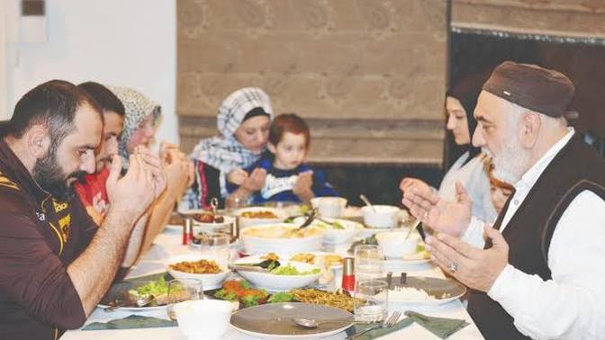 Ramazan yaklaşıyor, sahurda kahvaltılık mı yersiniz yoksa normal yemek mi?