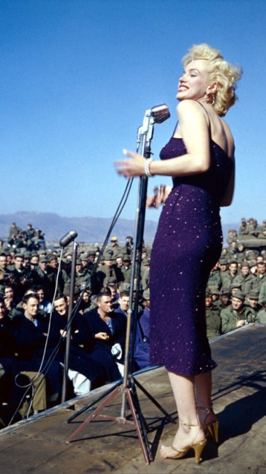 Sadece askerlere özel konser vermek ister miydiniz?