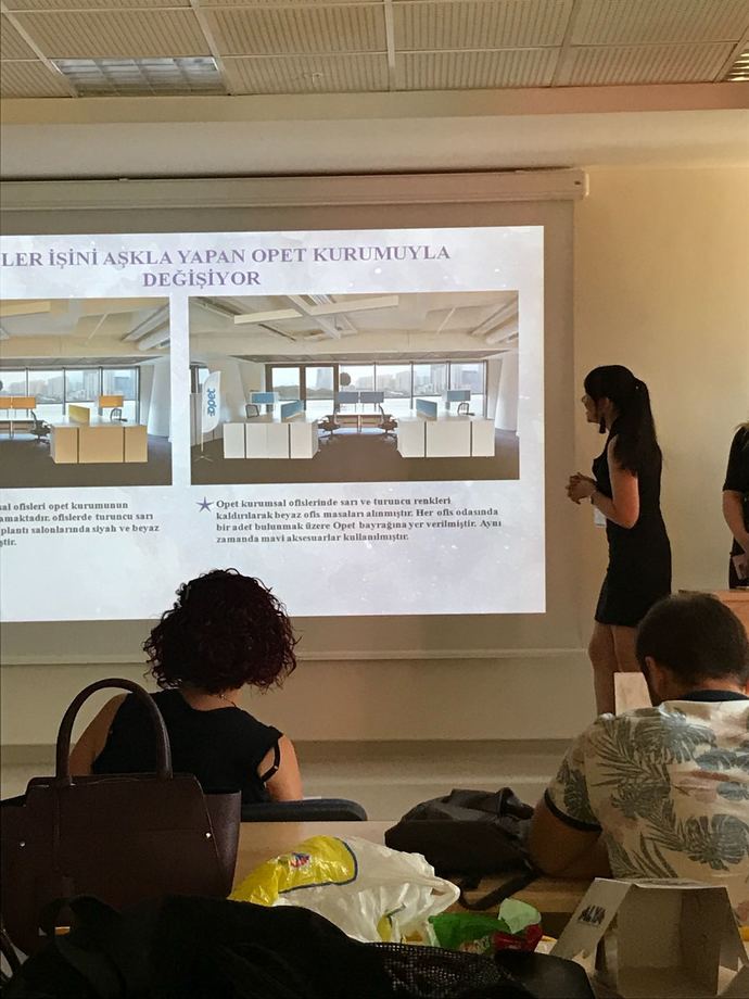 Üniversitede ilk sunum deneyimimi yaşadım, sizin ilk sunum deneyiminiz nasıldı?