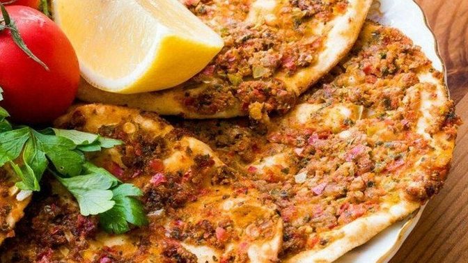 Lahmacun soğanlı mı, soğansız mı güzel?