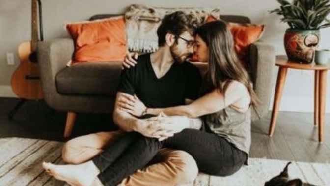 Sevgiliyle eve çıkmak evliliğe mi atılan ilk adımdır, ayrılığa mı?